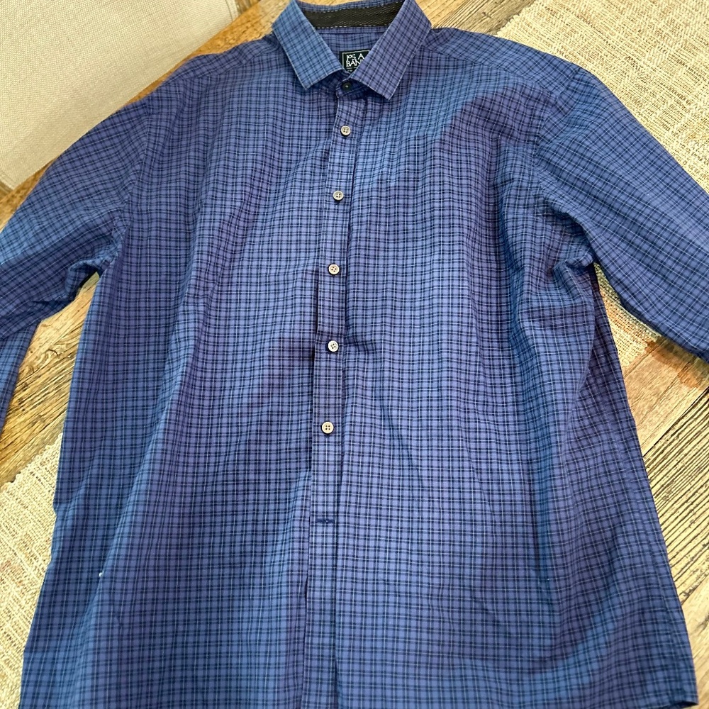 🥏EUC - JOS. A. BANK TRAVELER BUTTON DOWN SHIRT